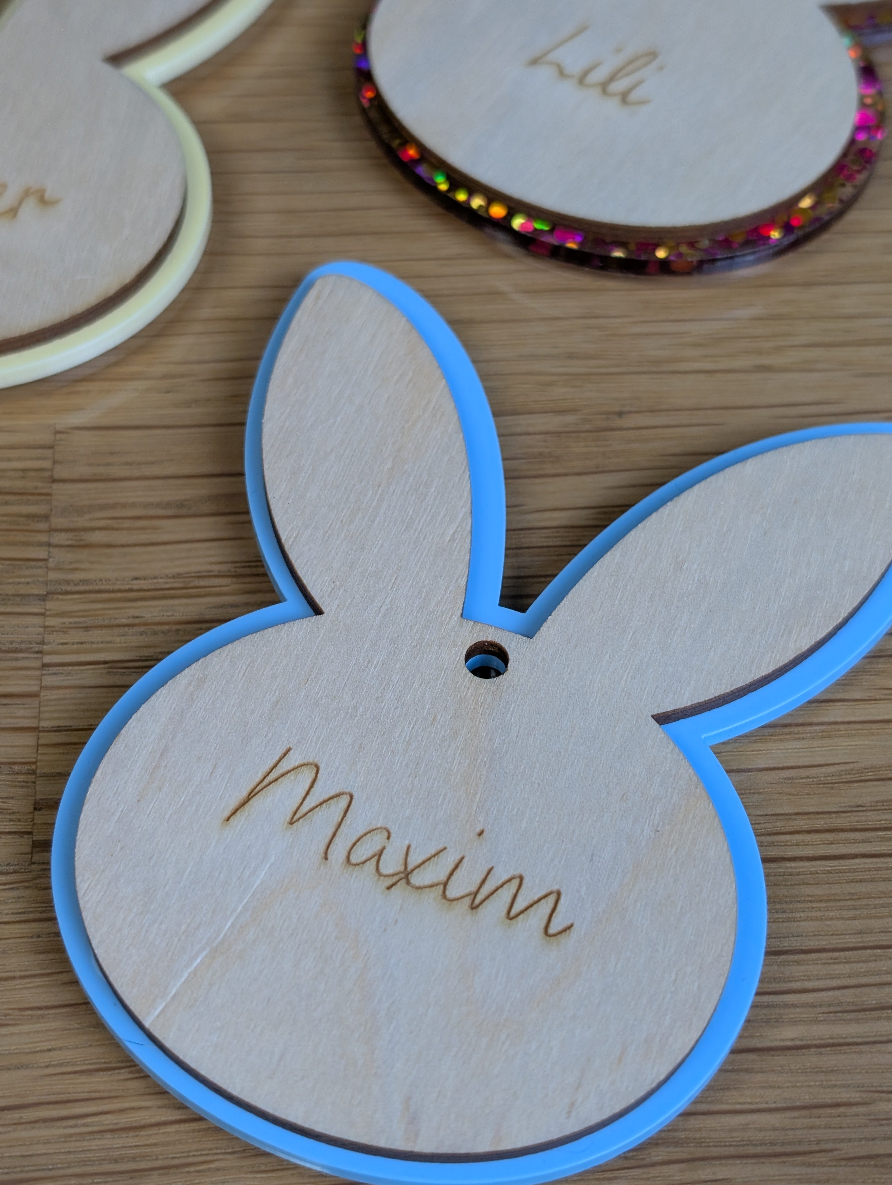 Personalisierter Hasen-Anhänger „Duo-Layer“