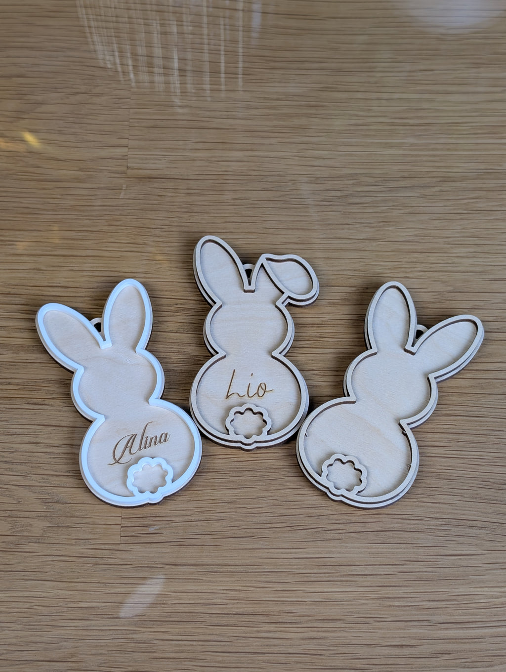Personalisierter Hasen-Anhänger „Blumen-Schwänzchen“ | 3D-Look