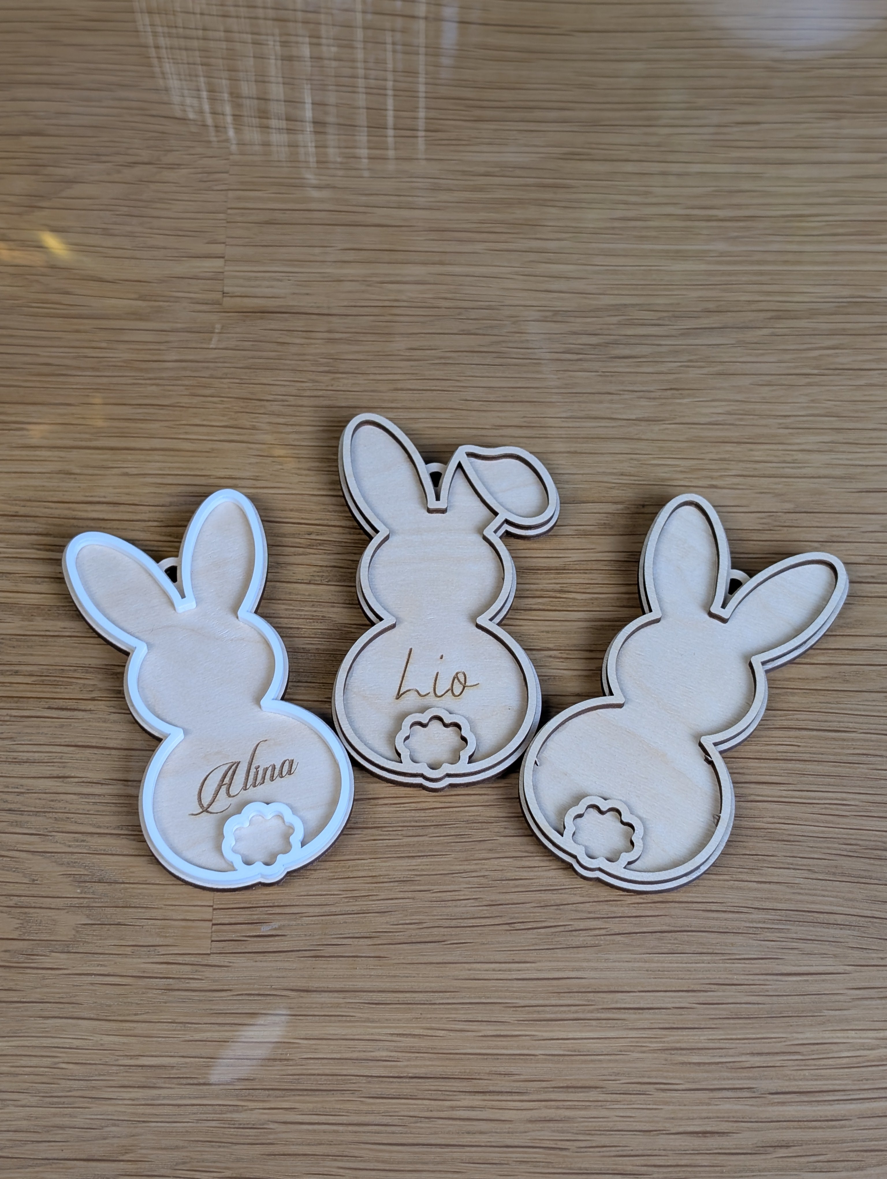 Personalisierter Hasen-Anhänger „Blumen-Schwänzchen“ | 3D-Look