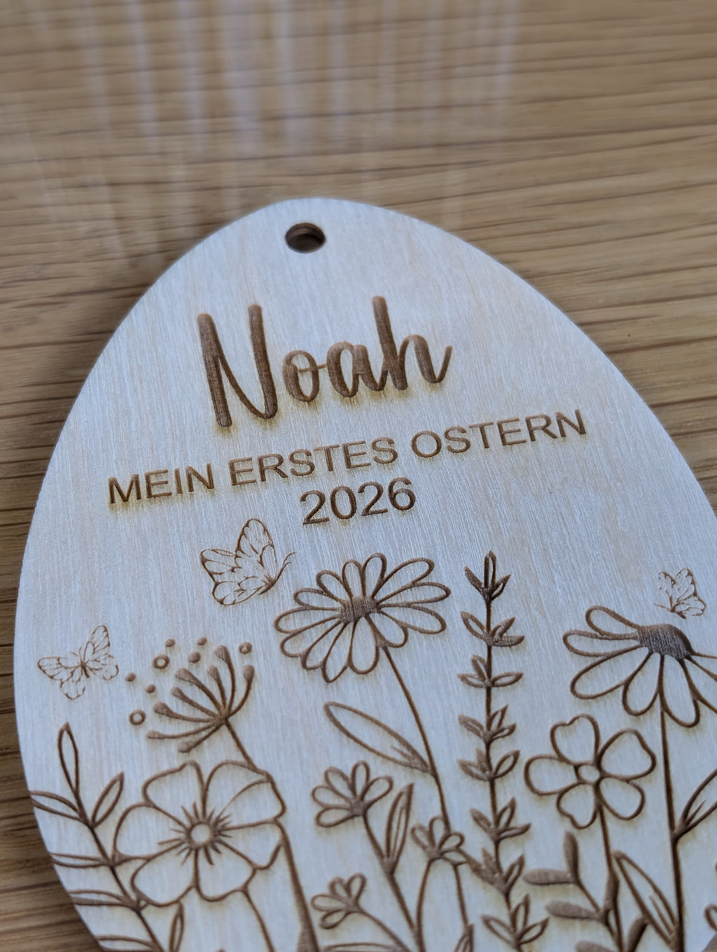 Personalisierter Blumenwiesen-Anhänger „Frühlingszauber“ | Holz & 3D-Optik