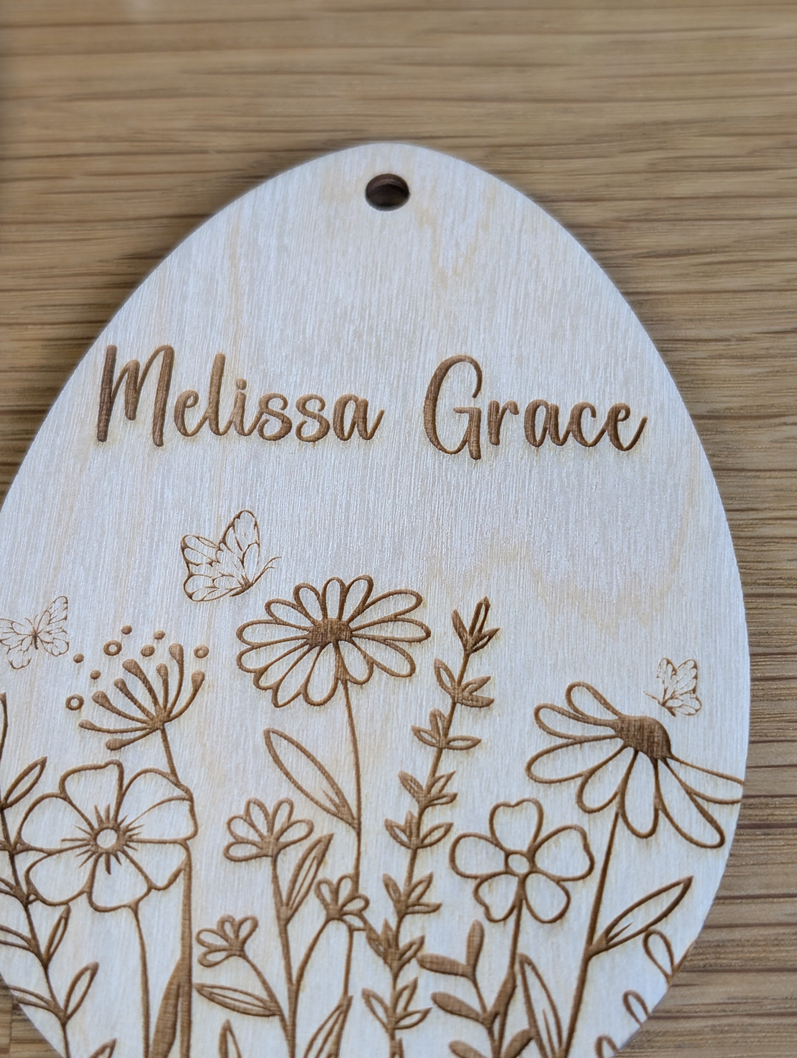 Personalisierter Blumenwiesen-Anhänger „Frühlingszauber“ | Holz & 3D-Optik