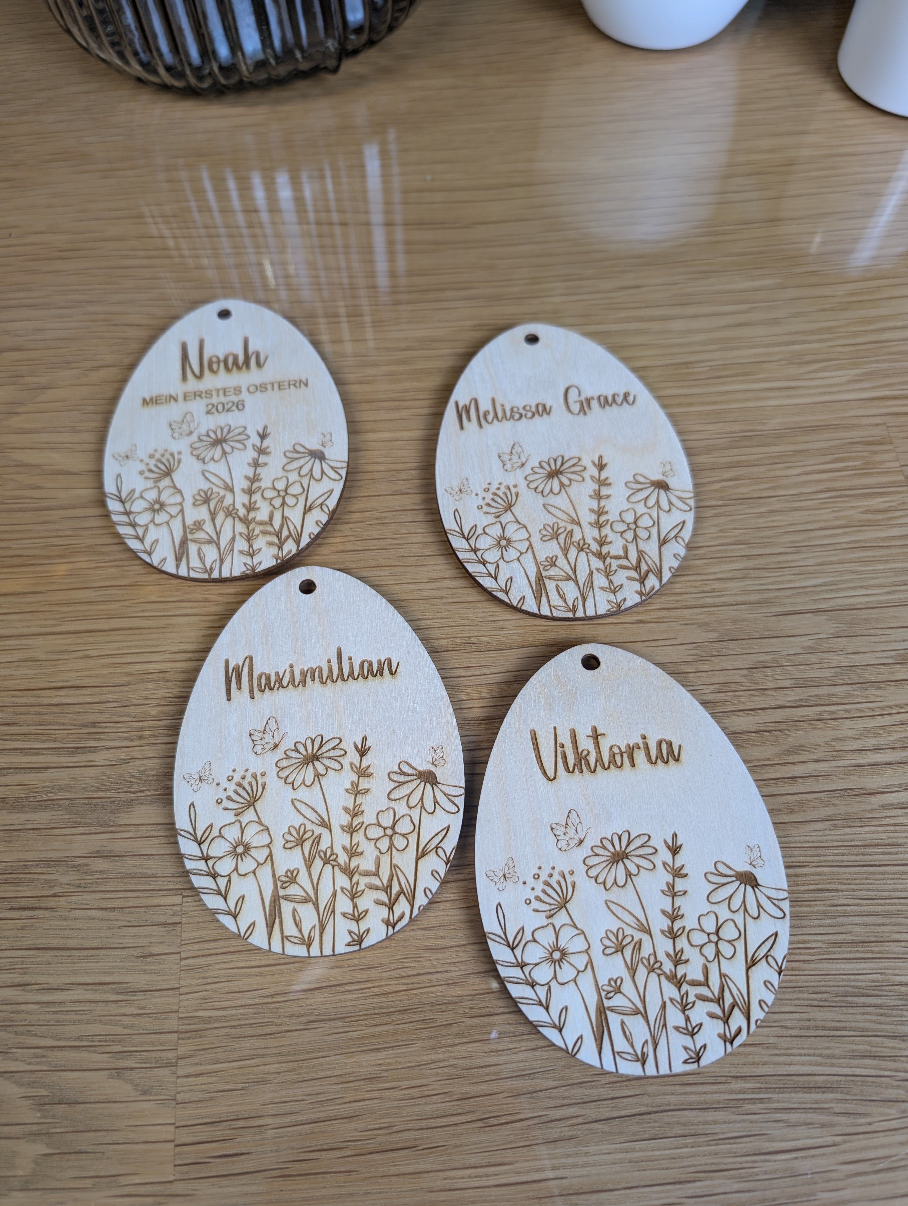 Personalisierter Blumenwiesen-Anhänger „Frühlingszauber“ | Holz & 3D-Optik