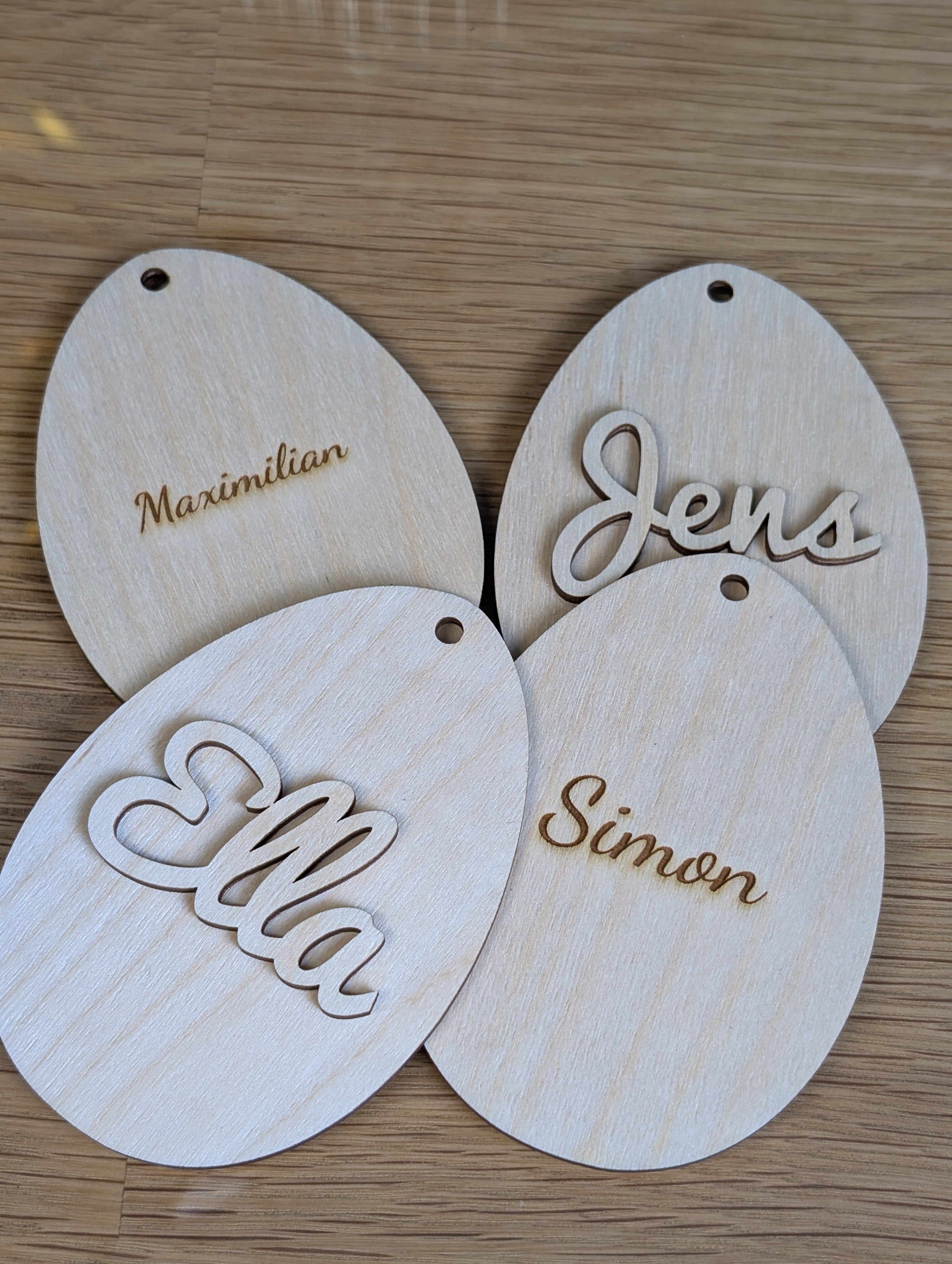 Personalisierte Ei-Plakette „Minimal“ – Birkenholz Pur