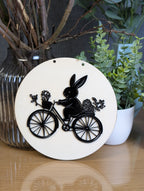 Holz-Wandbild „Hase auf Radtour“