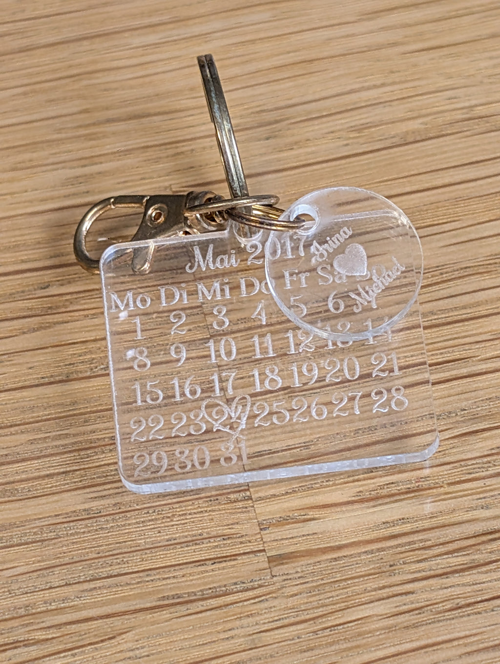 Schlüsselanhänger „Unser Tag“ | Kalender-Gravur & Name