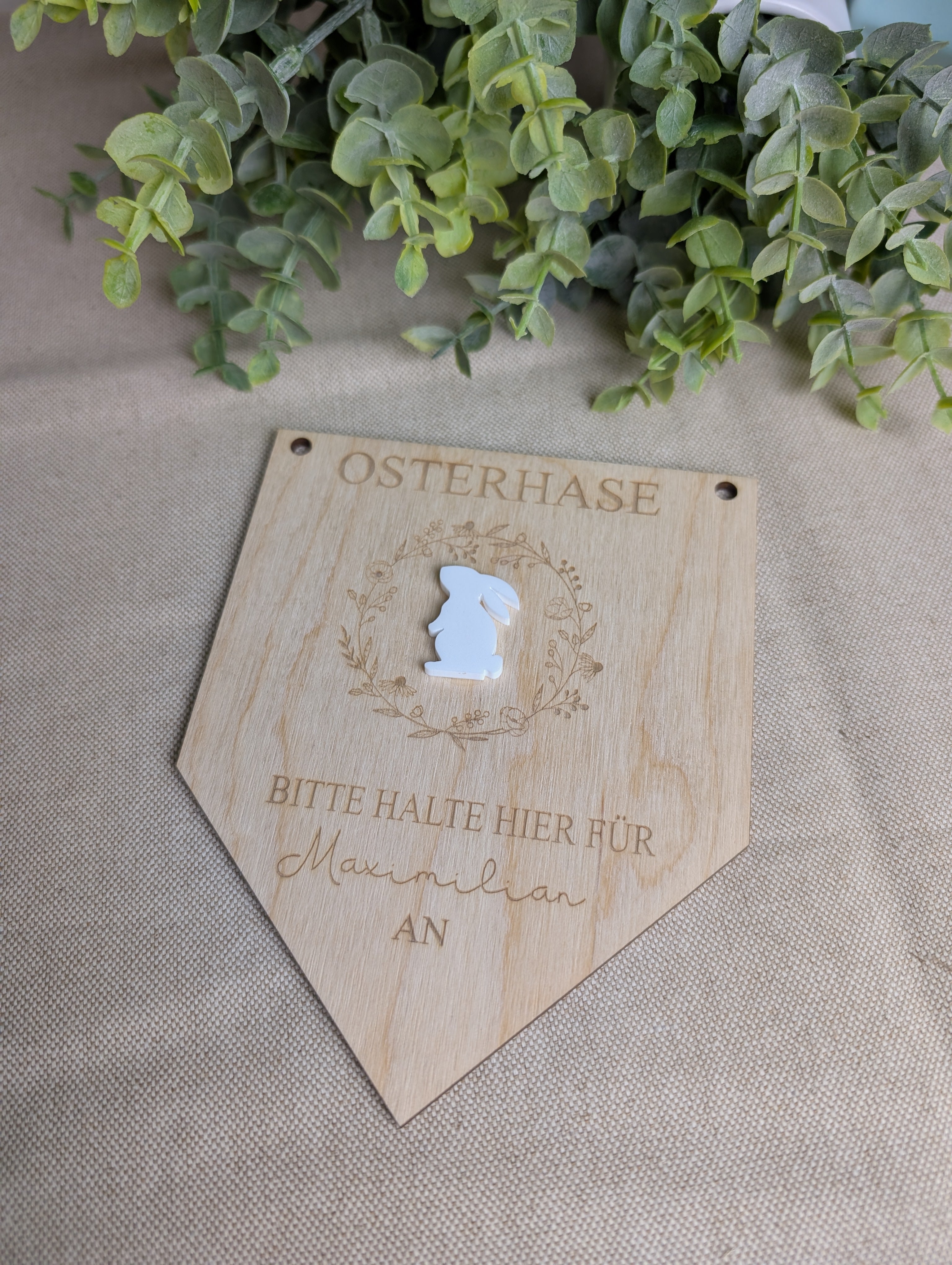 Personalisiertes Oster-Schild "Osterhase halt hier" | Holz & Acryl