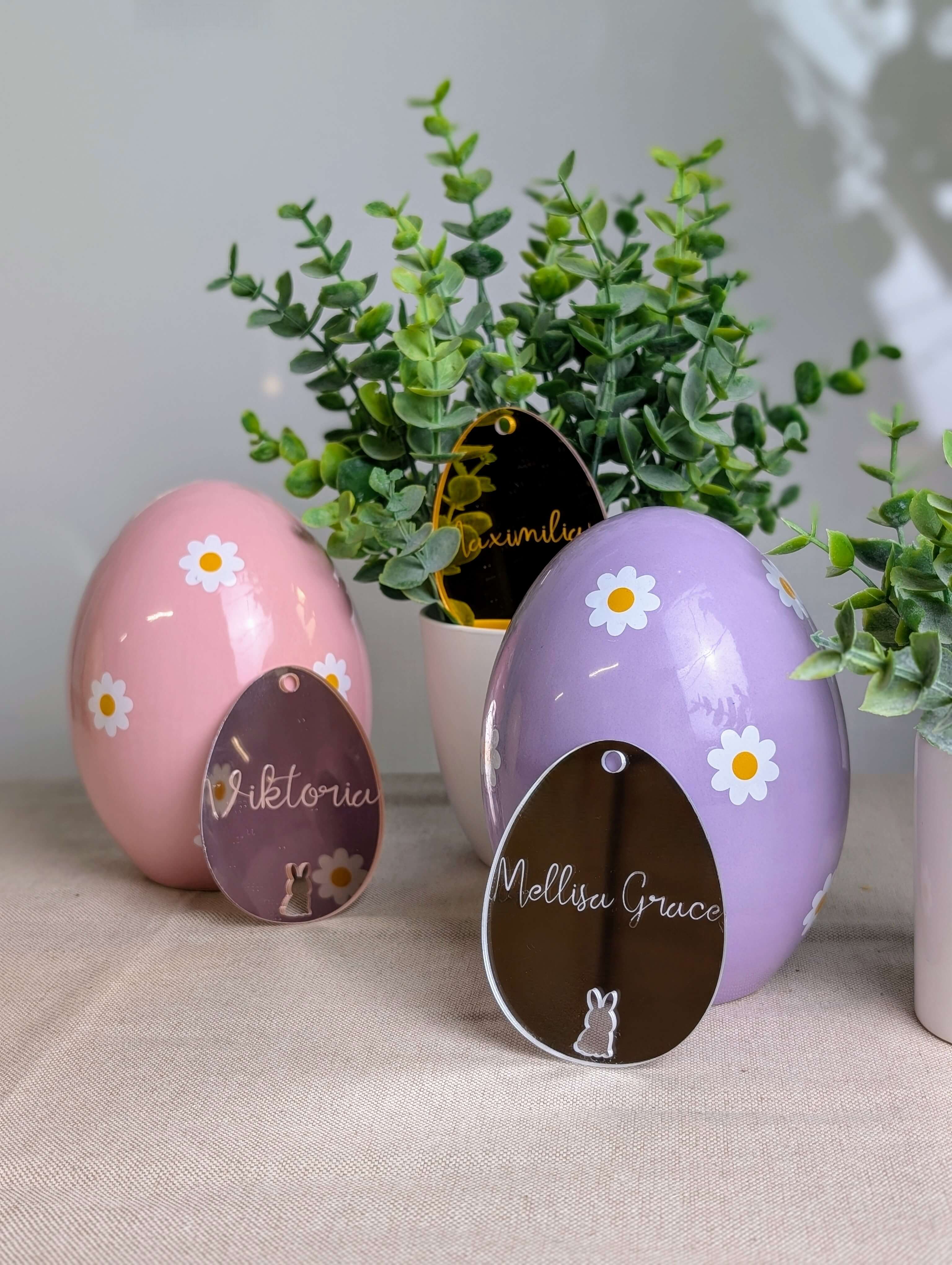 Osterei-Anhänger mit Hasen-Silhouette & Wunschname | Spiegel-Acryl