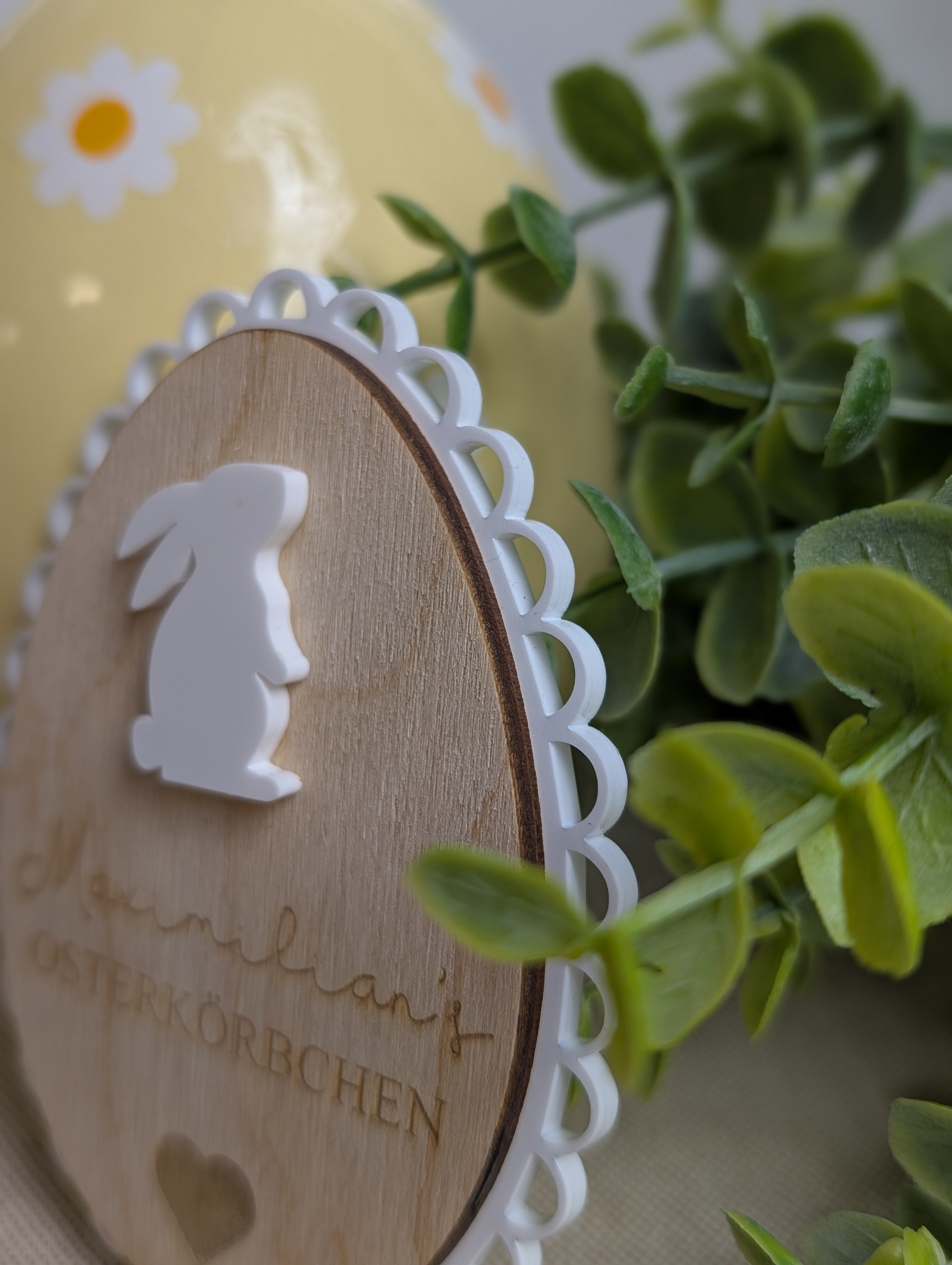 Personalisierter Oster-Anhänger "Osterkörbchen" | Holz & Acryl