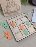 Personalisiertes Holz-Reisespiel „Tic-Tac-Toe“ – Oster-Edition