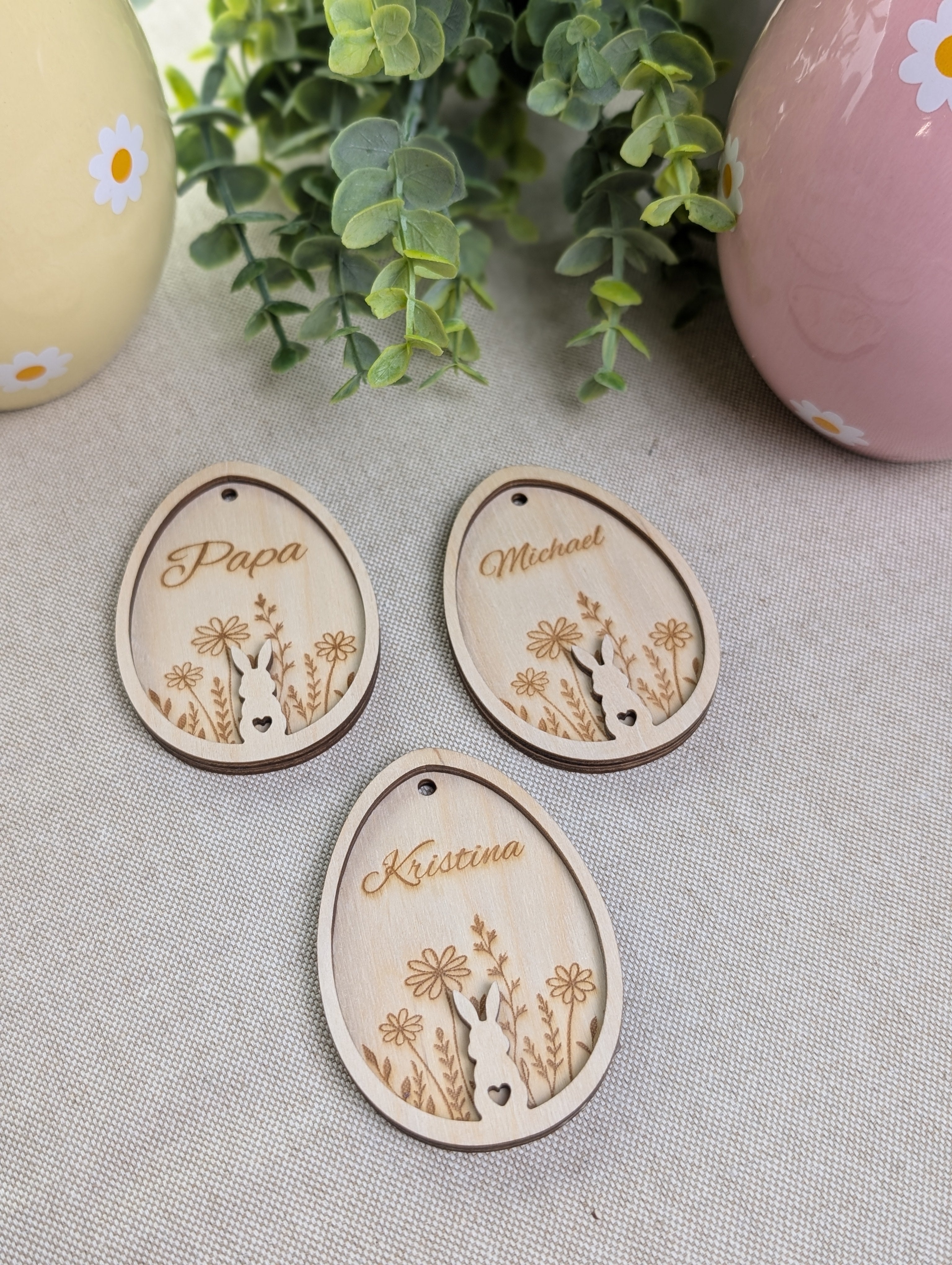 Personalisiertes Holz-Ei "Wildblume" mit Hase | Osterei Anhänger (Auch in Russisch / Kyrillisch)