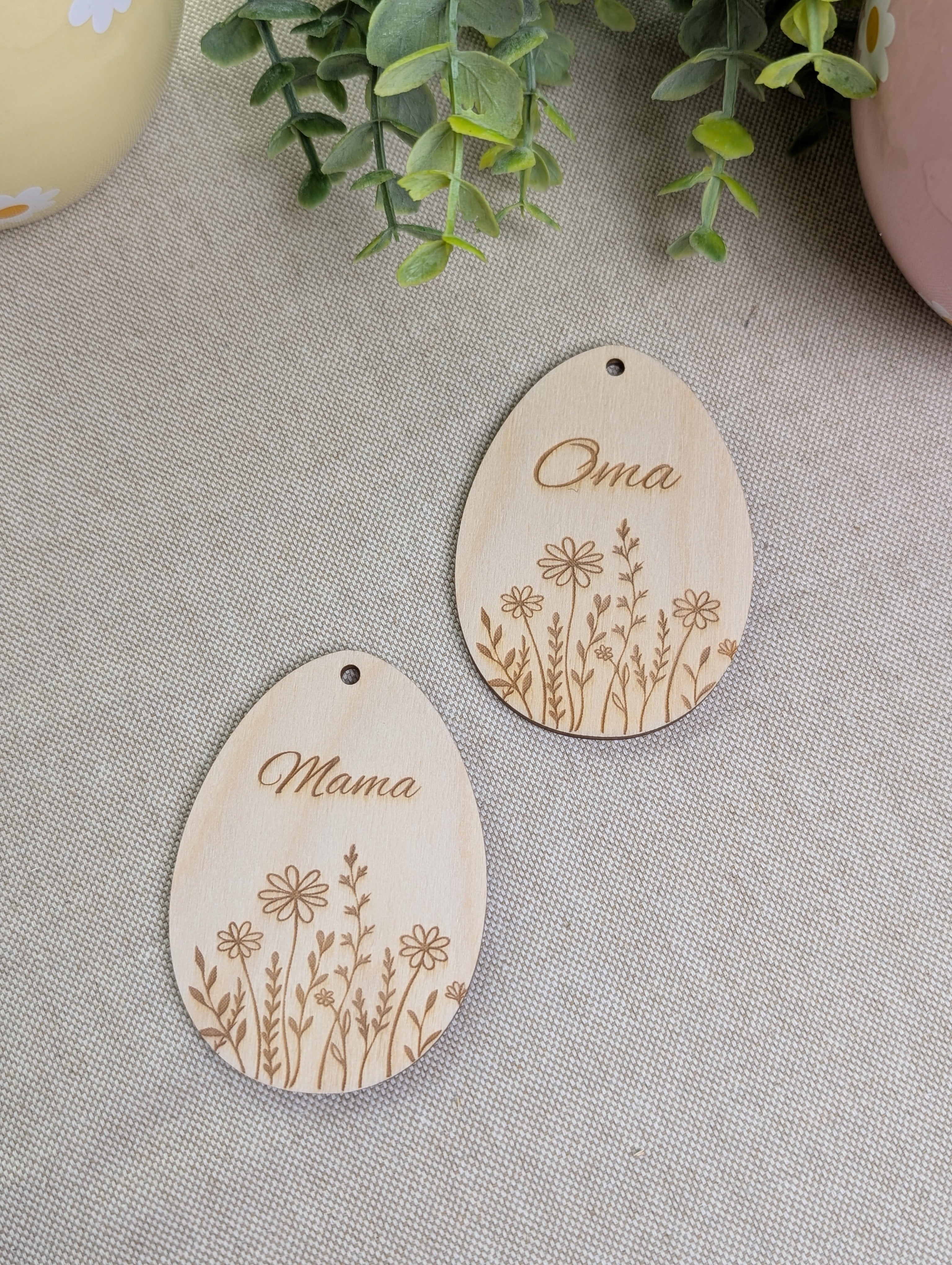 Personalisiertes Holz-Ei "Wildblume" mit Hase | Osterei Anhänger (Auch in Russisch / Kyrillisch)