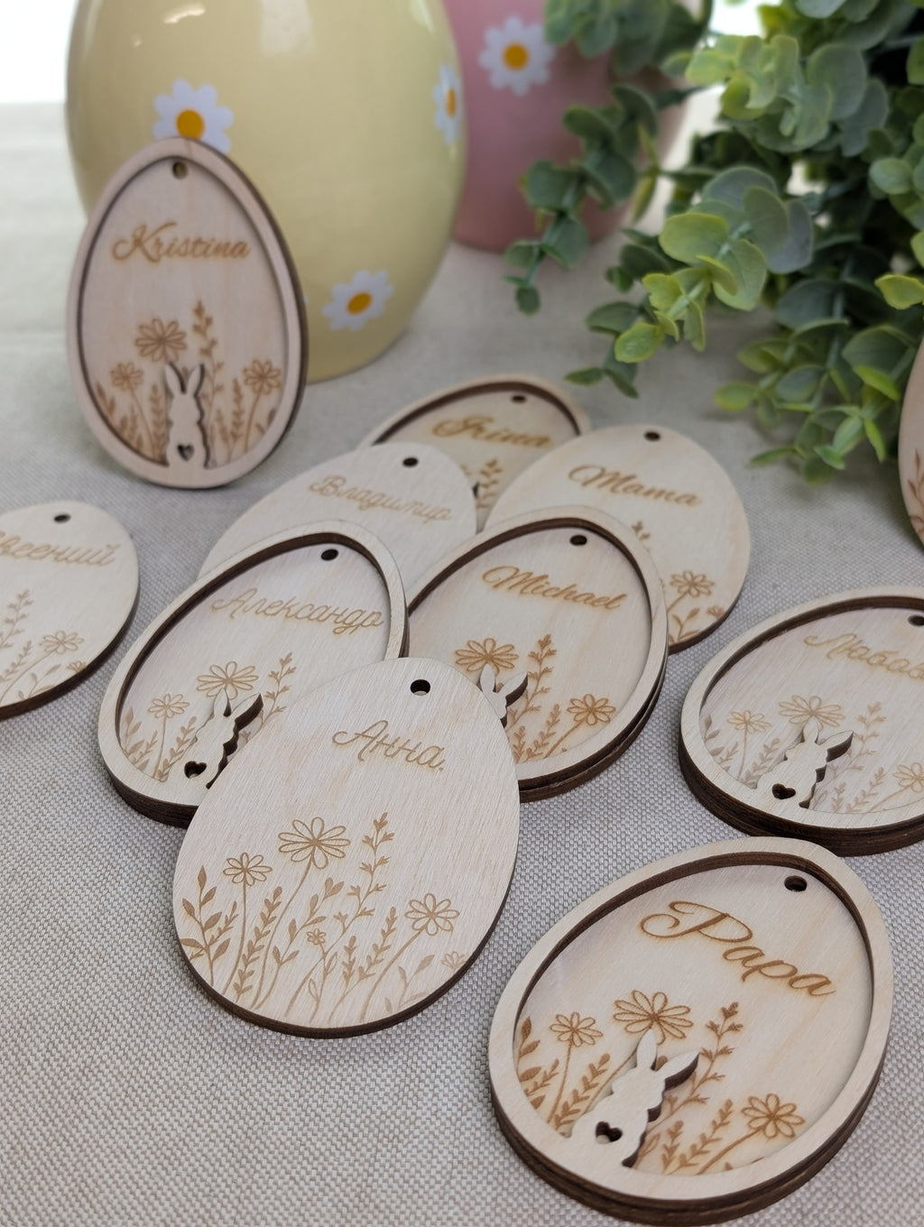 Personalisiertes Holz-Ei "Wildblume" mit Hase | Osterei Anhänger (Auch in Russisch / Kyrillisch)