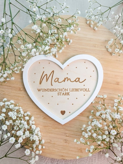 Dekoratives Herz-Schild „Mama“ aus Holz mit 3D-Acrylrahmen