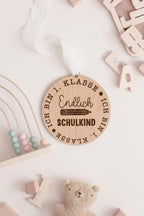 Holzschild & Schultüten-Anhänger "Endlich Schulkind" | Graviert