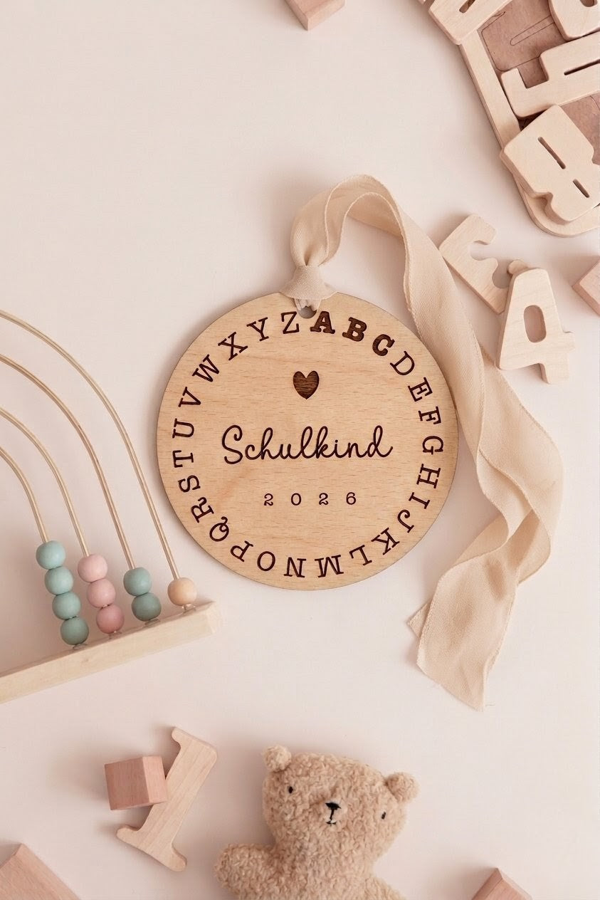 Schultüten-Anhänger "ABC Schulkind" mit Herz | Holz & Chiffonband