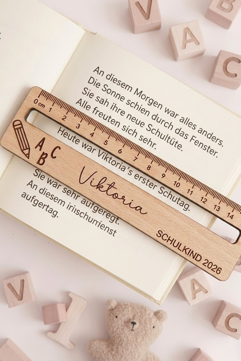 Personalisierte Lesehilfe mit Lineal aus Holz | Geschenk zur Einschulung