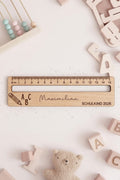 Personalisierte Lesehilfe mit Lineal aus Holz | Geschenk zur Einschulung