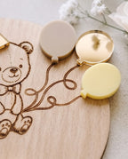 3D Cake Topper "Bär & Ballons" aus Holz & Acryl | Personalisiert