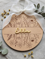 Personalisiertes Holzschild mit Blumen-Gravur & 3D Acryl-Namen | Türschild Kinderzimmer