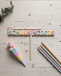 Personalisierter Cake Topper "Schulkind 2026" | Tortenstecker aus Holz mit 3D-Wunschname
