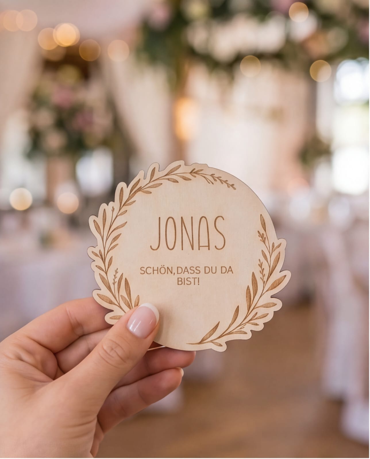Personalisierte Platzkarte aus Holz "Floral" | Namensschild für Hochzeit, Geburtstag & Jubiläum