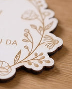 Personalisierte Platzkarte aus Holz "Wildblumen" | Tischkarte mit Konturschnitt für Hochzeit & Event