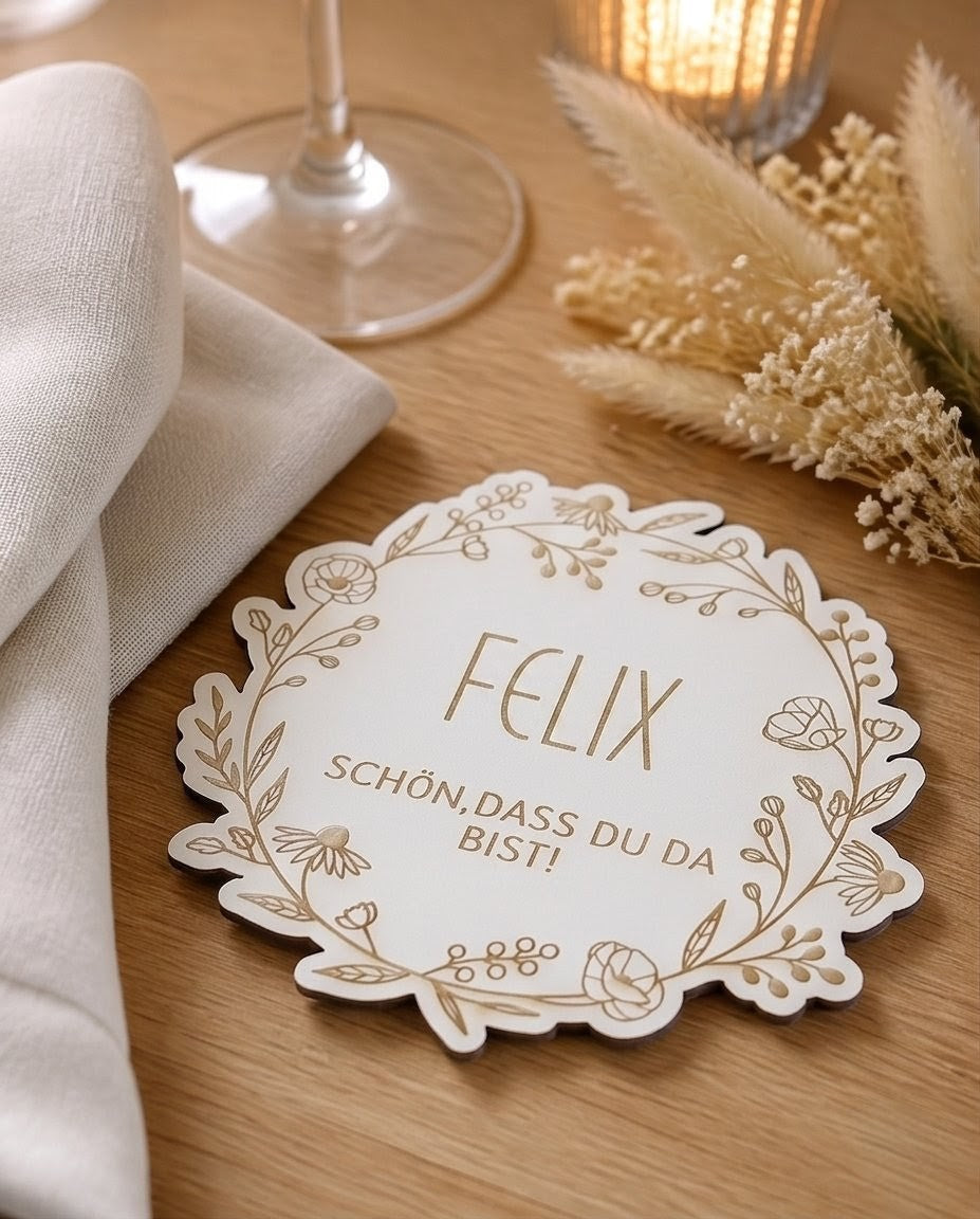 Personalisierte Platzkarte aus Holz "Wildblumen" | Tischkarte mit Konturschnitt für Hochzeit & Event