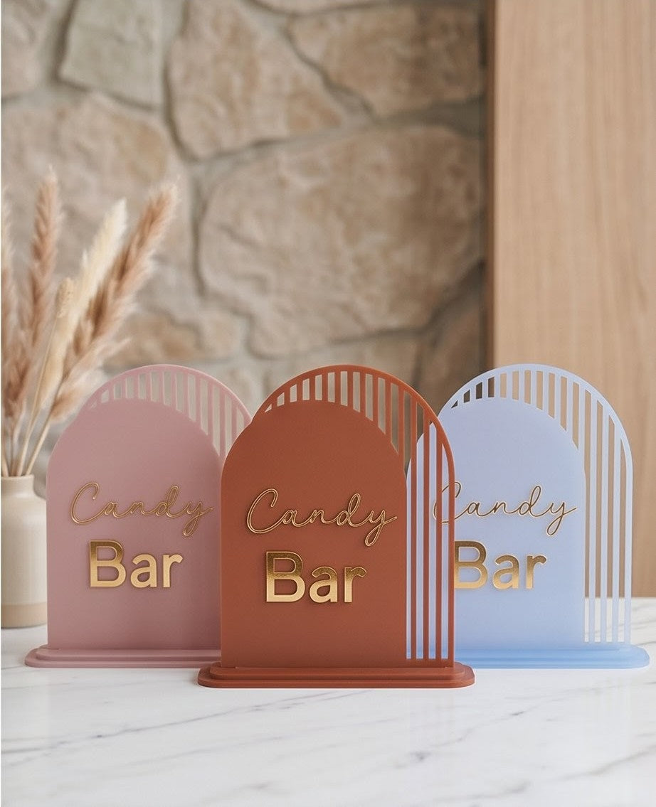 Aufsteller "Candy Bar" aus Acryl im Bogen-Design | Schild mit 3D-Schrift für Hochzeit & Event