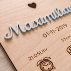 Personalisierter Holz-Wimpel "Geburt" | 3D-Acryl Namensschild