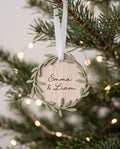 Personalisierte Weihnachtskugel aus Holz | 3D-Acryl Kranz | Christbaumschmuck