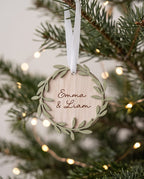 Personalisierte Weihnachtskugel aus Holz | 3D-Acryl Kranz | Christbaumschmuck
